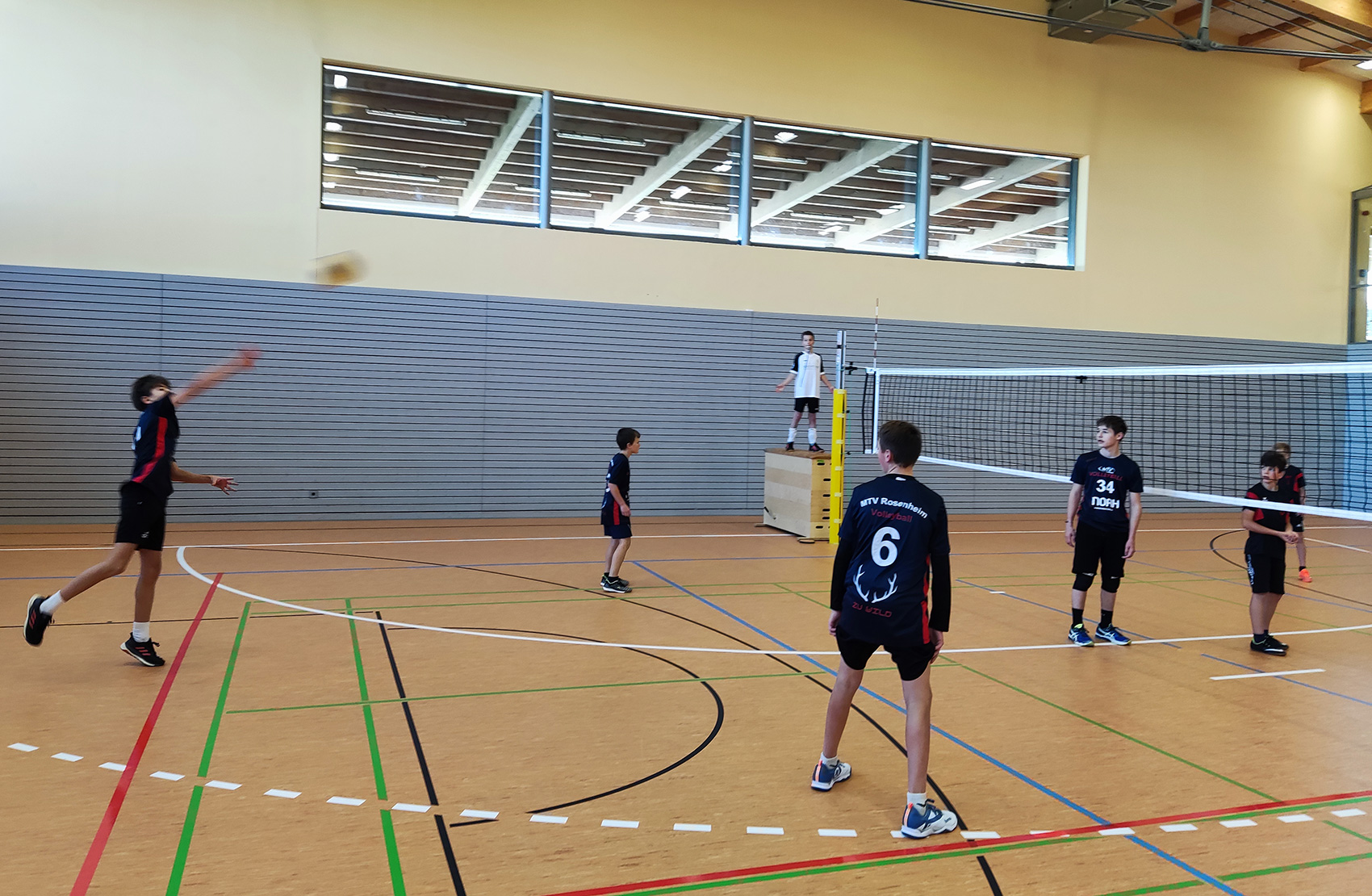 https://www.volleyball-rosenheim.de/wp-content/uploads/2021/10/U15_Volleyball_Rosenheim_Spieltag_Kirchweidach_211024_1700.jpg