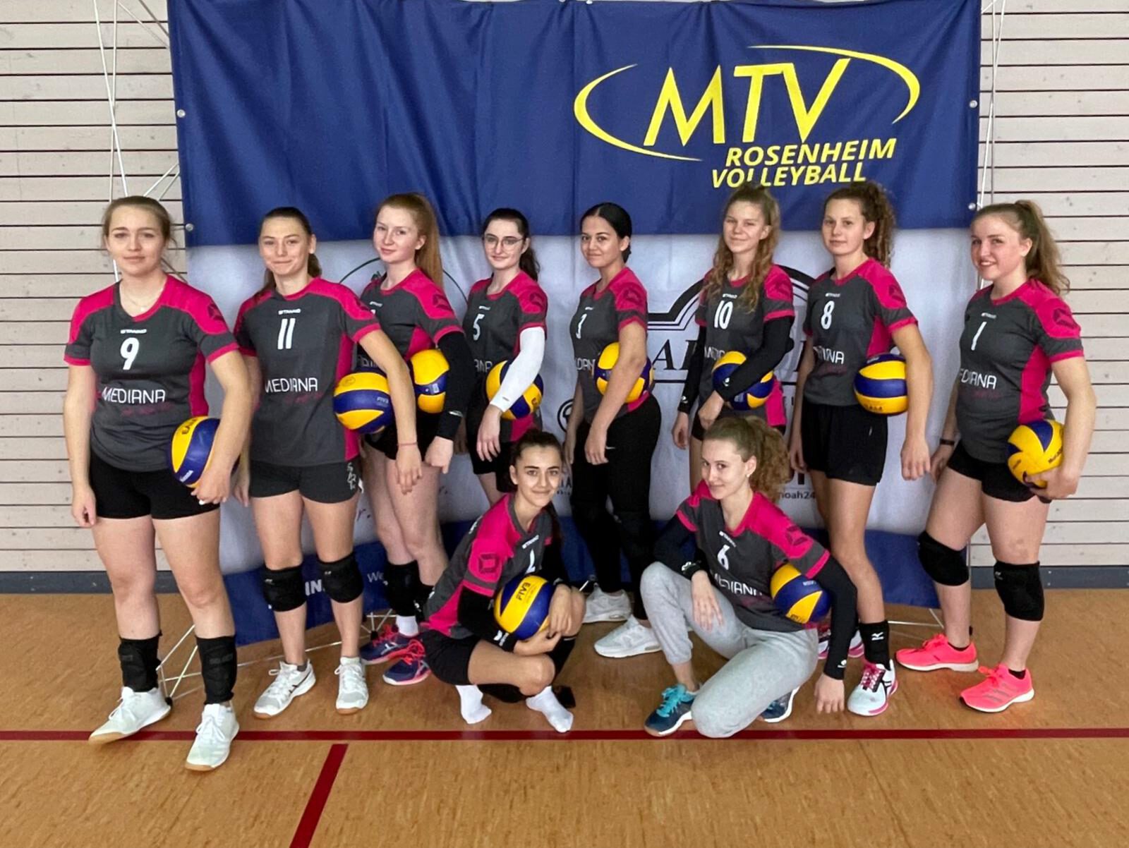 https://www.volleyball-rosenheim.de/wp-content/uploads/2021/10/Volleyball_Rosenheim_U18_2_weiblich-e1635165834237.jpeg