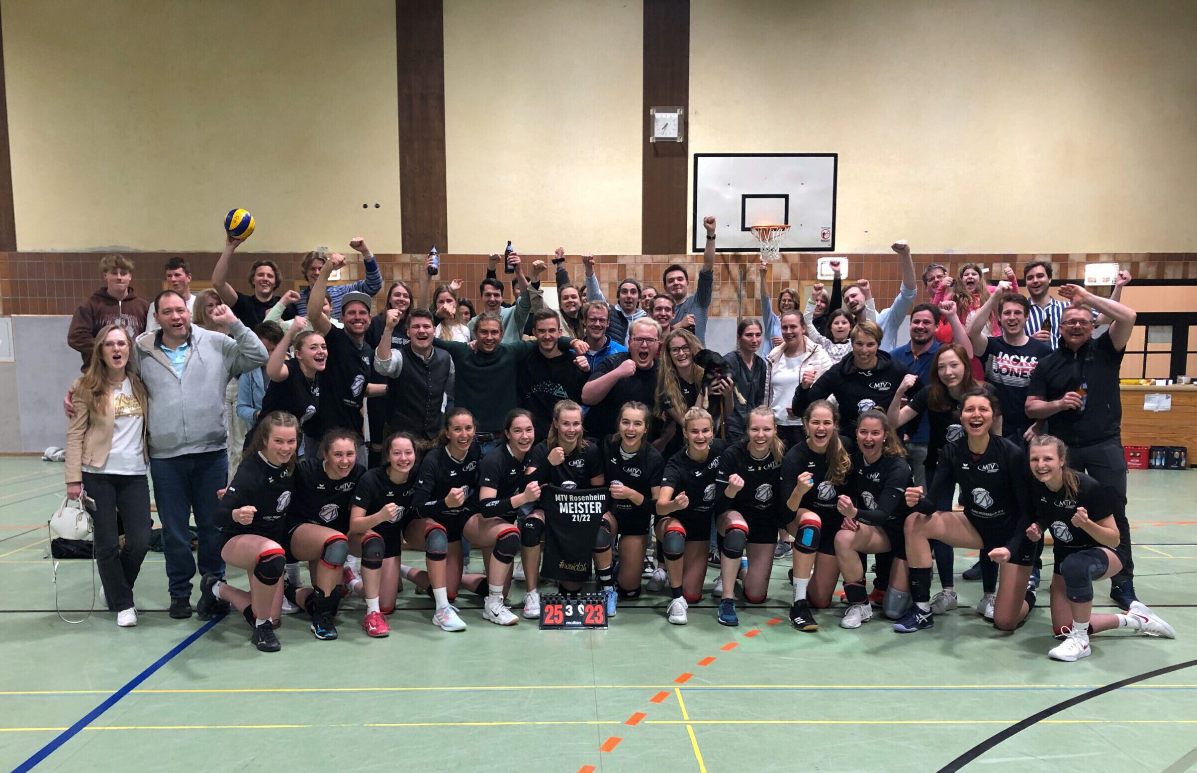 https://www.volleyball-rosenheim.de/wp-content/uploads/2022/04/D1_Heimspiel_Burgberg_Aufstieg_Regionalliga-scaled-e1650869166784.jpg