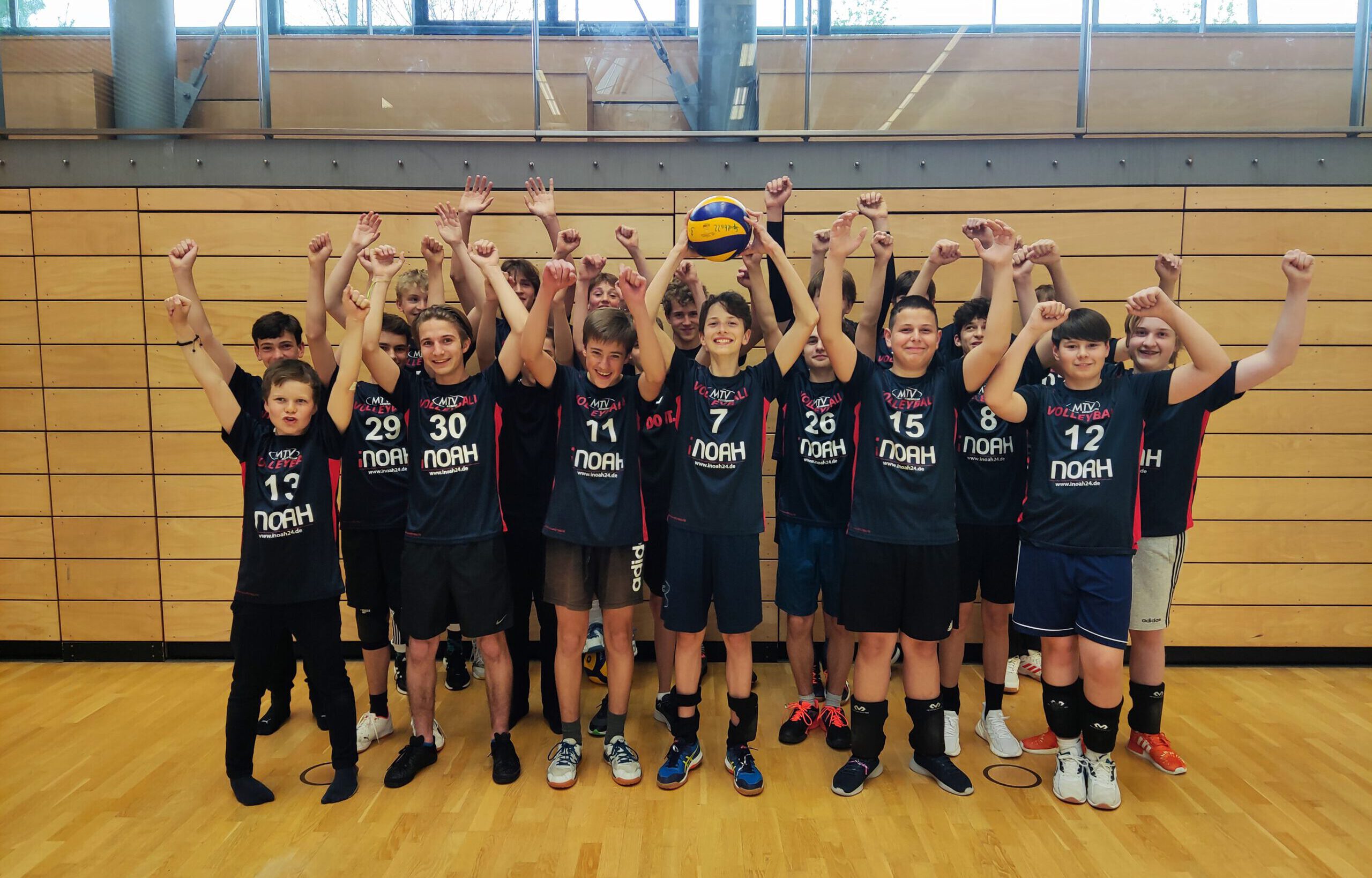 https://www.volleyball-rosenheim.de/wp-content/uploads/2022/04/Volley_Jungs_Rosenheim-scaled-e1652712160678.jpg