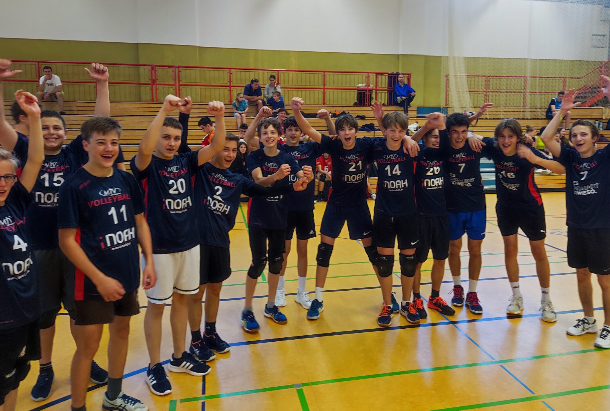 https://www.volleyball-rosenheim.de/wp-content/uploads/2022/05/U18_Turnier_Markt_Schwaben2-1-e1653321256916.jpg