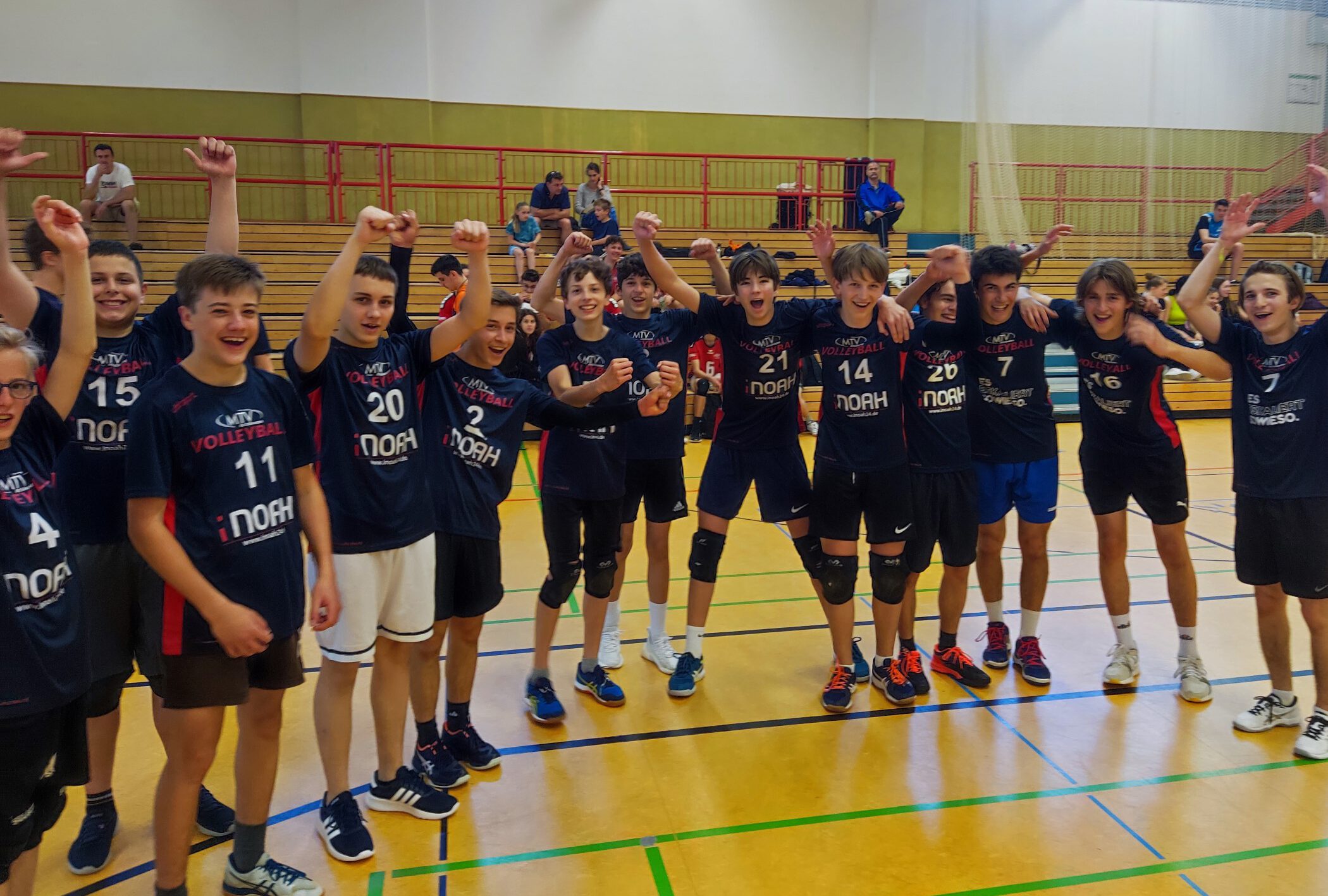U18_Turnier_Markt_Schwaben2 https://www.volleyball-rosenheim.de/wp-content/uploads/2022/05/U18_Turnier_Markt_Schwaben2-1-e1653321256916.jpg